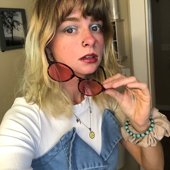 Meet your Posher, Darby - Picture 1 of 1